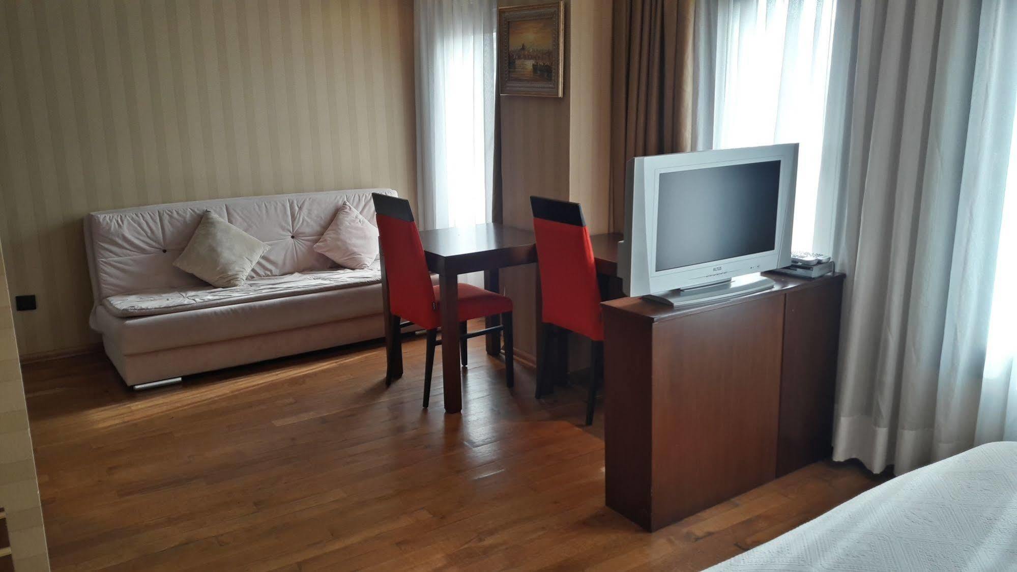 Mangana Otel